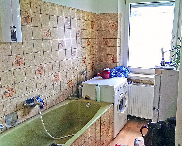 Foto Wohnungssanierung - Preisbewustes & ansprechendes Bad